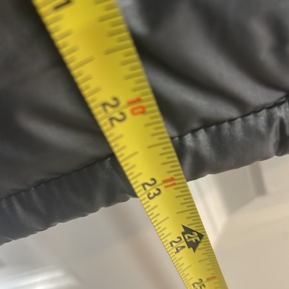 Old Navy metallic grey button up puffer vest size S - Picture 6 of 7